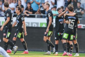 Sturm Graz chưa có được điểm nào sau 4 lượt trận.