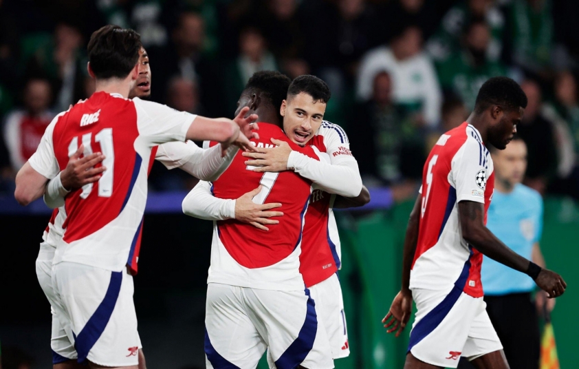 Arsenal thắng áp đảo trên sân của Sporting.