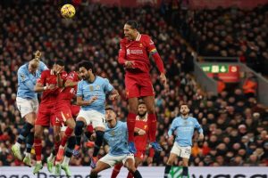 Man City bất lực trước Liverpool hừng hực khí thế.